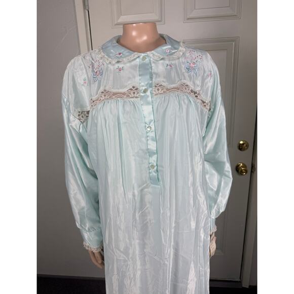 Vintage Barbizon Nightgown Small petite Satin Floral NOS Embroidered Lace H12 - Picture 2 of 8